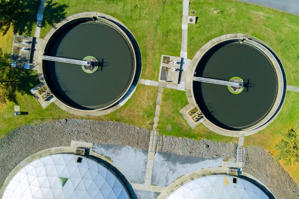 Industrial urban wastewater sewage treatment plant with aeration tanks, water recycling